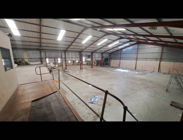2,250M² FACTORY TO LET IN ALTON